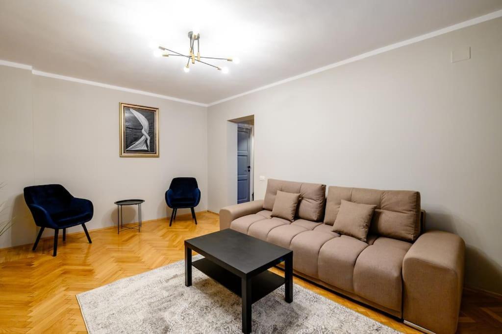 Smiling Heaven Apartment Bucureşti Exterior foto